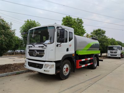 杭州用戶喜提12方灑水車，澆花、澆樹(shù)、綠化噴灑功能全